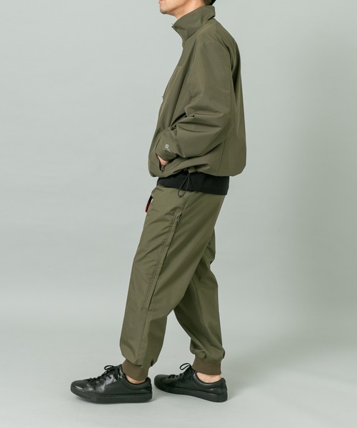 URBAN RESEARCH ROSSO MEN（アーバンリサーチロッソメン）の「『別注』+phenix　WINDSTOPPER by GORE-TEX LABS リブジョガーパンツ（その他パンツ・メンズ・ブラック/カーキ/ネイビー・MEDIUM/LARGE/X-LARGE）」の14枚目の写真