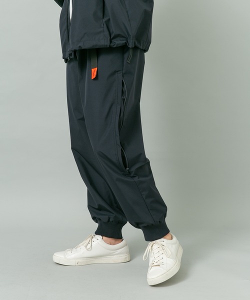 URBAN RESEARCH ROSSO MEN（アーバンリサーチロッソメン）の「『別注』+phenix　WINDSTOPPER by GORE-TEX LABS リブジョガーパンツ（その他パンツ・メンズ・ブラック/カーキ/ネイビー・MEDIUM/LARGE/X-LARGE）」の15枚目の写真