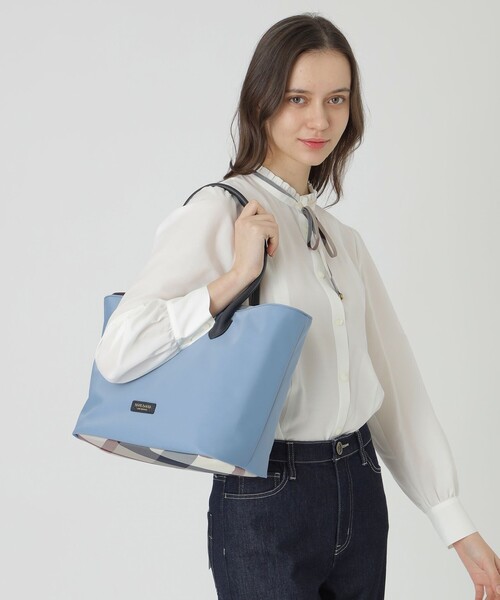 BLUE LABEL CRESTBRIDGE（ブルーレーベルクレストブリッジ）の「パーシャルクレストブリッジチェックナイロントート（トートバッグ・レディース・ブラック/ダークネイビー/ブルー系その他4・FREE）」の7枚目の写真