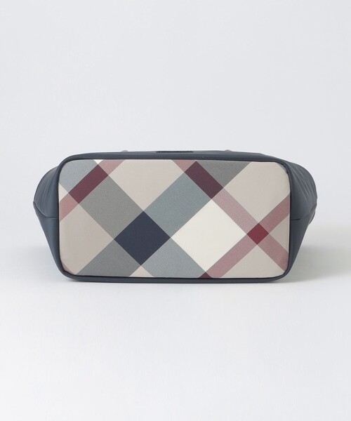 BLUE LABEL CRESTBRIDGE（ブルーレーベルクレストブリッジ）の「パーシャルクレストブリッジチェックナイロントート（トートバッグ・レディース・ブラック/ダークネイビー/ブルー系その他4・FREE）」の17枚目の写真