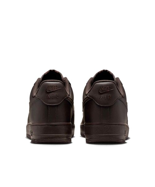 NIKE(ナイキ)の「ナイキ エア フォース 1 '07 メンズシューズ / Nike Air Force 1 '07 Men's Shoes IH1698-200 Velvet Brown(スニーカー・メンズ・ダークブラウン・29.5/24.5/27.5/26.5/25.5/28.5/29/28/27/26/25/24/30)」の6枚目の写真