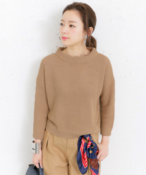 URBAN RESEARCH（アーバンリサーチ）の「UR Acuta ハイネックプルオーバー（ニット/セーター・レディース・グレー/グリーン/ホワイト/ベージュ/ピンクベージュ・FREE）」の3枚目の写真