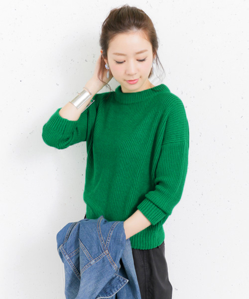 URBAN RESEARCH（アーバンリサーチ）の「UR Acuta ハイネックプルオーバー（ニット/セーター・レディース・グレー/グリーン/ホワイト/ベージュ/ピンクベージュ・FREE）」の4枚目の写真