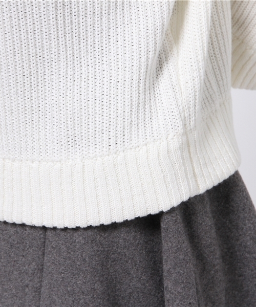 URBAN RESEARCH（アーバンリサーチ）の「UR Acuta ハイネックプルオーバー（ニット/セーター・レディース・グレー/グリーン/ホワイト/ベージュ/ピンクベージュ・FREE）」の9枚目の写真
