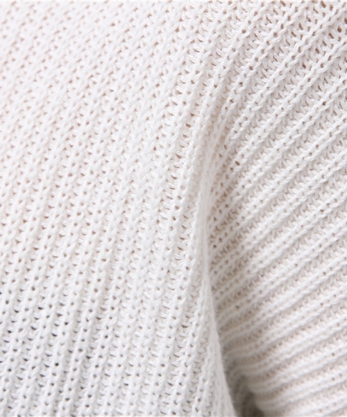 URBAN RESEARCH（アーバンリサーチ）の「UR Acuta ハイネックプルオーバー（ニット/セーター・レディース・グレー/グリーン/ホワイト/ベージュ/ピンクベージュ・FREE）」の10枚目の写真