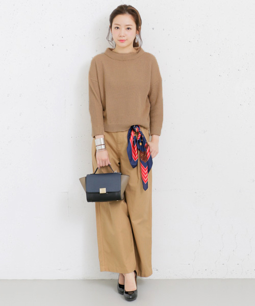 URBAN RESEARCH（アーバンリサーチ）の「UR Acuta ハイネックプルオーバー（ニット/セーター・レディース・グレー/グリーン/ホワイト/ベージュ/ピンクベージュ・FREE）」の12枚目の写真