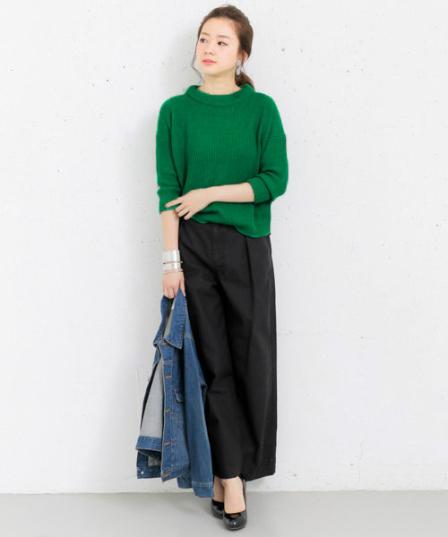 URBAN RESEARCH（アーバンリサーチ）の「UR Acuta ハイネックプルオーバー（ニット/セーター・レディース・グレー/グリーン/ホワイト/ベージュ/ピンクベージュ・FREE）」の13枚目の写真