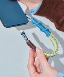 macaroni edge（マカロニエッジ）の「〈macaroni edge/マカロニエッジ〉ショートストラップ ソロモン編み ケーブルタイプ〈USB-C to USB-C ケーブル (Type-C to C)〉（スマホグッズ）」