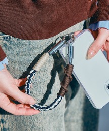 macaroni edge（マカロニエッジ）の「〈macaroni edge/マカロニエッジ〉ショートストラップ ソロモン編み ケーブルタイプ〈USB-C to USB-C ケーブル (Type-C to C)〉（スマホグッズ）」