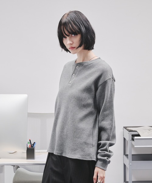 SELLE GLANT(セレグランテ)の「WAFFLE HENLEY T-SHIRT/ワッフルヘンリーネックTシャツ(Tシャツ/カットソー・メンズ・ボルドー/ブラック/グレー・LARGE/MEDIUM/SMALL)」の10枚目の写真
