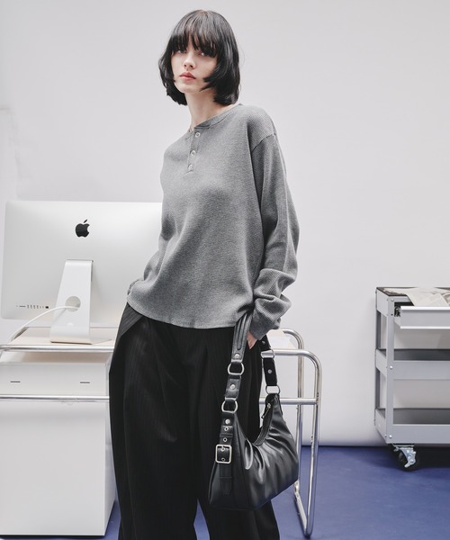 SELLE GLANT(セレグランテ)の「WAFFLE HENLEY T-SHIRT/ワッフルヘンリーネックTシャツ(Tシャツ/カットソー・メンズ・ボルドー/ブラック/グレー・LARGE/MEDIUM/SMALL)」の18枚目の写真