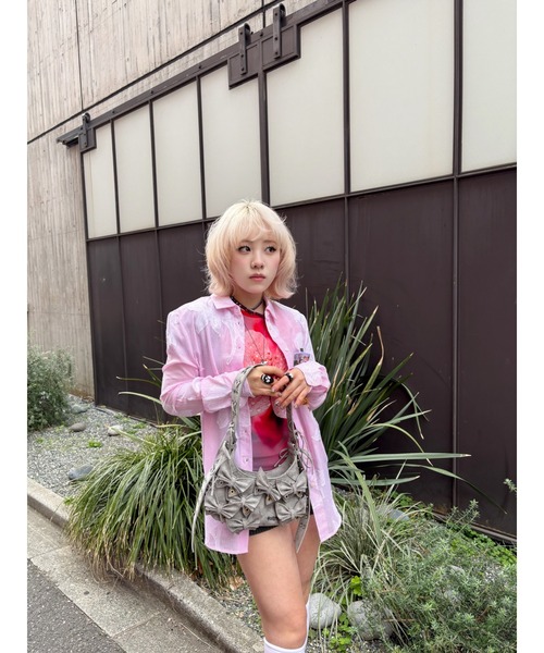 Desigual(デシグアル)の「ピンクフローラルジャカード ポストカードモチーフストライプシャツ(シャツ/ブラウス・レディース・レッド・M/S/XS/L/XL)」の13枚目の写真