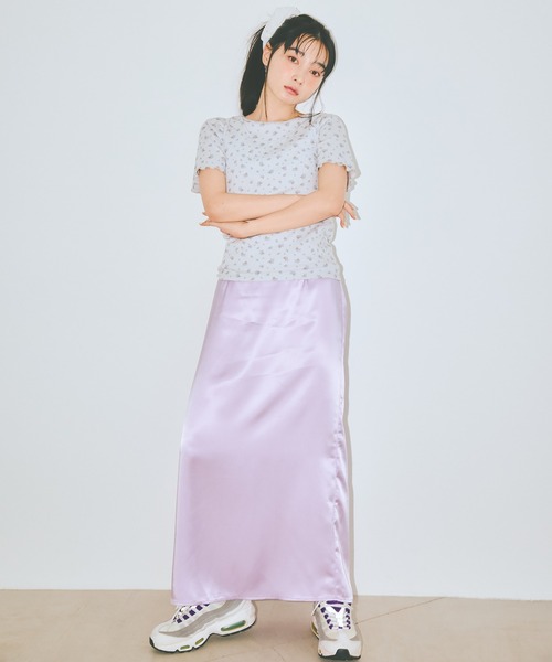 COLORME(カラーミー)の「【AKB48 伊藤百花 着用】スタイルアップ スリット入りサテンスカート(スカート・レディース・ライラック/ブルー・FREE)」の5枚目の写真