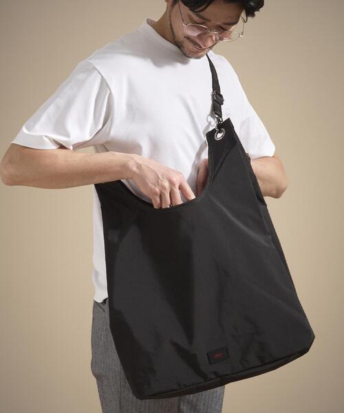 TAKEO KIKUCHI(タケオキクチ)の「アイコンマルシェショルダーバッグ(ショルダーバッグ・メンズ・ブラック/チャコールグレー/グリーン/ブルー系その他・00)」の2枚目の写真