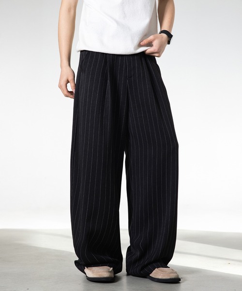 CORPUS TOKYO（コーパス トーキョー）の「タックワイドストライプトラウザー（スラックス・メンズ・グレー/ブラック・4/3/2/1）」の5枚目の写真