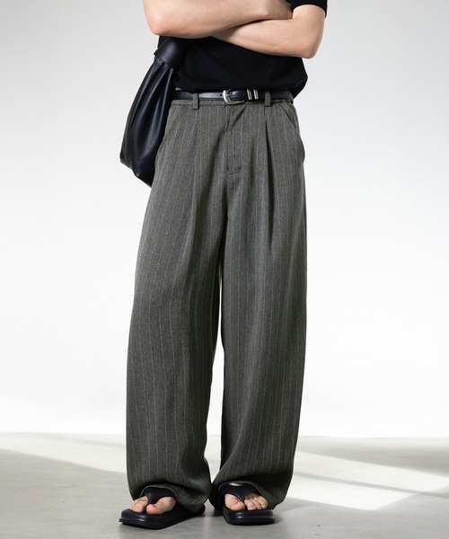 CORPUS TOKYO（コーパス トーキョー）の「タックワイドストライプトラウザー（スラックス・メンズ・グレー/ブラック・4/3/2/1）」の10枚目の写真