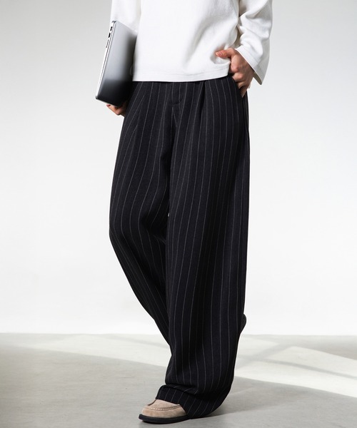 CORPUS TOKYO（コーパス トーキョー）の「タックワイドストライプトラウザー（スラックス・メンズ・グレー/ブラック・4/3/2/1）」の6枚目の写真