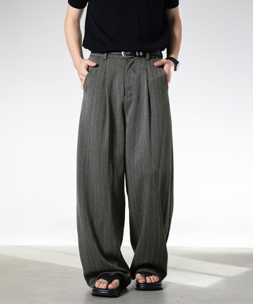 CORPUS TOKYO（コーパス トーキョー）の「タックワイドストライプトラウザー（スラックス・メンズ・グレー/ブラック・4/3/2/1）」の12枚目の写真