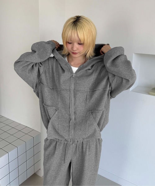 sedacle(セダクル)の「星スタッズサーマル切り替えパーカー(パーカー・メンズ・グレー/ブラック・SMALL/MEDIUM/LARGE)」の8枚目の写真