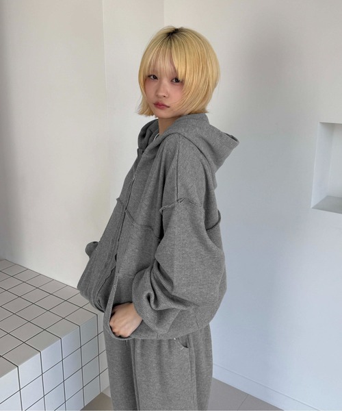 sedacle(セダクル)の「星スタッズサーマル切り替えパーカー(パーカー・メンズ・グレー/ブラック・SMALL/MEDIUM/LARGE)」の5枚目の写真