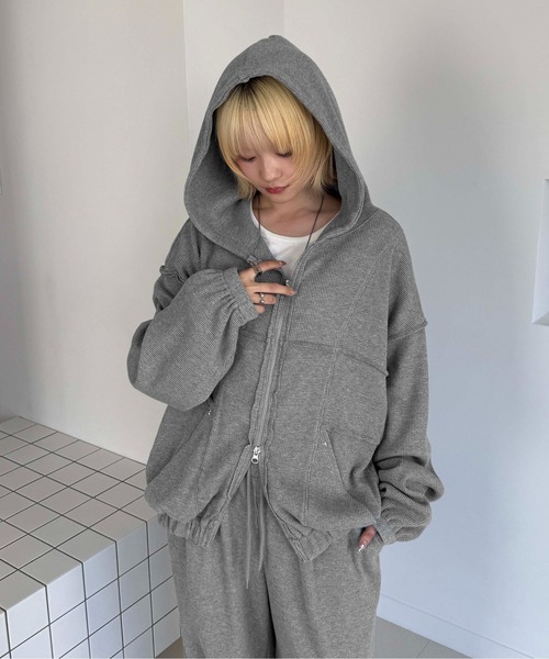 sedacle(セダクル)の「星スタッズサーマル切り替えパーカー(パーカー・メンズ・グレー/ブラック・SMALL/MEDIUM/LARGE)」の3枚目の写真