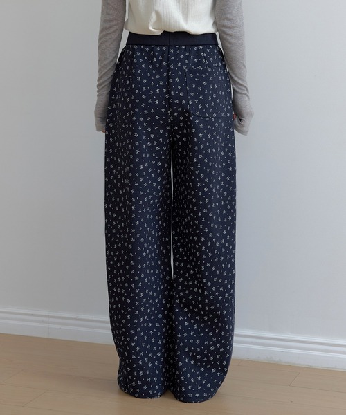 UNE MANSION(ユヌマンション)の「【2026SS新作アイテム】【ストレスフリーウエストゴム仕様】バックポイントポケットラブリーリブフラワーストリングワイドバルーンパンツ(その他パンツ・レディース・ネイビー/アイボリー・FREE)」の22枚目の写真