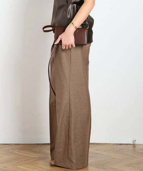 AP STUDIO（エーピーストゥディオ）の「サバービアワイドパンツ（スラックス・レディース・キャメル/ブラック・34/36/38/40）」の3枚目の写真