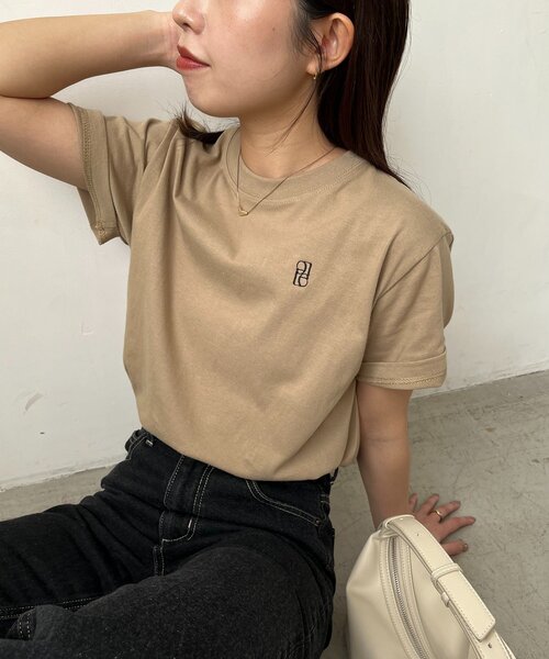 CAPRICIEUX LE'MAGE（カプリシューレマージュ）の「【全8色/サイズ展開あり】LE'MAGE1ポイントTシャツ（Tシャツ/カットソー・レディース・ブルー/ピンク/ライトグレー/チャコールグレー/ブラック/ベージュ/ブラウン/ホワイト・SMALL/MEDIUM）」の6枚目の写真