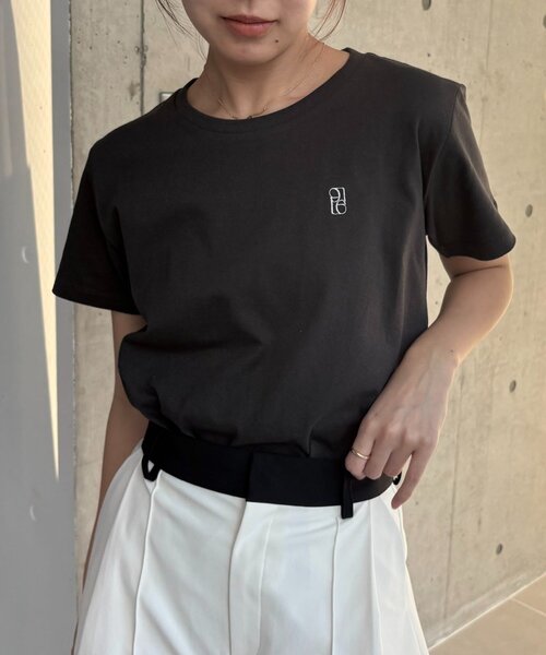 CAPRICIEUX LE'MAGE（カプリシューレマージュ）の「【全8色/サイズ展開あり】LE'MAGE1ポイントTシャツ（Tシャツ/カットソー・レディース・ブルー/ピンク/ライトグレー/チャコールグレー/ブラック/ベージュ/ブラウン/ホワイト・SMALL/MEDIUM）」の3枚目の写真