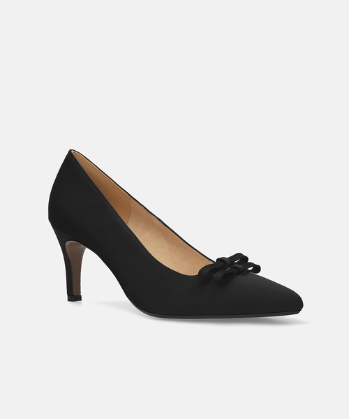 MAMIAN(マミアン)の「ポインテッドトゥ ダブルリボン サテンパンプス (7.0cmヒール)(パンプス・レディース・ブラック/グレイッシュベージュ・24.0cm/23.5cm/23.0cm/22.5cm/24.5cm)」の2枚目の写真