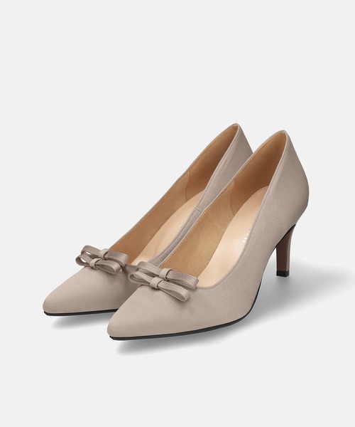 MAMIAN(マミアン)の「ポインテッドトゥ ダブルリボン サテンパンプス (7.0cmヒール)(パンプス・レディース・ブラック/グレイッシュベージュ・24.0cm/23.5cm/23.0cm/22.5cm/24.5cm)」の9枚目の写真