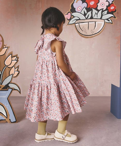 Cath Kidston(キャスキッドソン)の「キッズ ティアード ワンピース Pearly Queen Ditsy(ワンピース・キッズ・ピンク・122/110/98)」の4枚目の写真