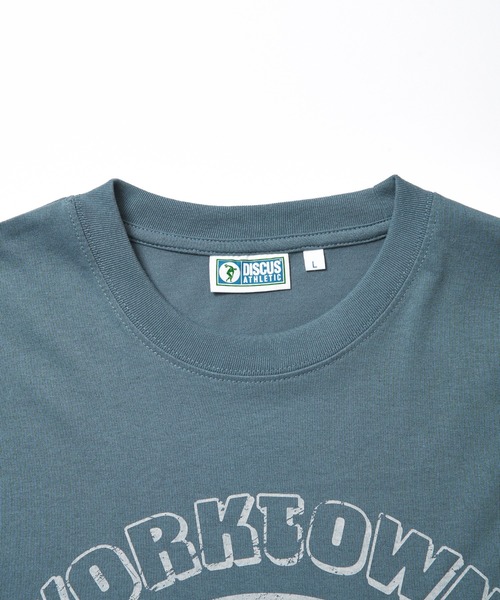 DISCUS ATHLETIC(ディスカス アスレチック)の「DISCUS ATHLETIC ディスカス アスレティック カレッジプリントTシャツ 2(Tシャツ/カットソー・メンズ・ダークブルー/ホワイト/ブラック/グレイッシュベージュ・L/LL/M)」の14枚目の写真