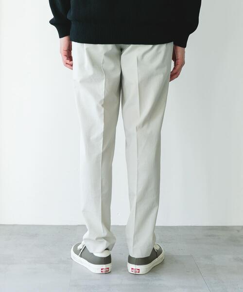 URBAN RESEARCH DOORS(アーバンリサーチドアーズ)の「『イージーケア/速乾/UVカット』クイックドライ テーパードトラウザー(その他パンツ・メンズ・ホワイト系その他/グリーン/ネイビー/チャコールグレー・SMALL/MEDIUM/X-LARGE/LARGE)」の13枚目の写真