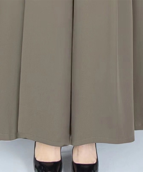 Flugge(フラッジー)の「エレガントワイドフレアパンツ(その他パンツ・レディース・ブラック/カーキ・LARGE/MEDIUM)」の3枚目の写真