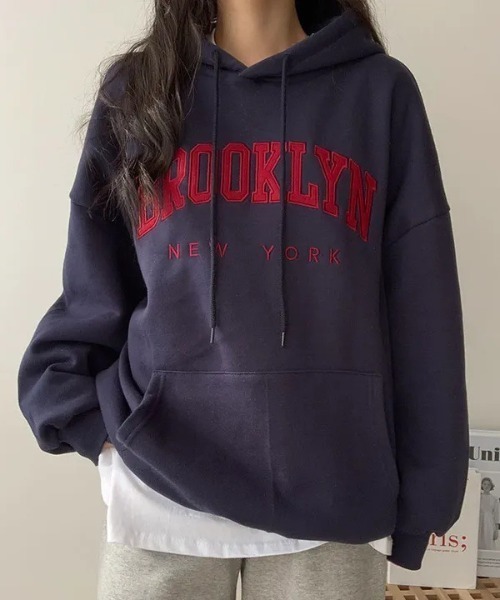 Lips(リップス)の「BROOKLYNロゴパーカー/薄地(パーカー・レディース・ホワイト/グレー/ネイビー・FREE)」の8枚目の写真