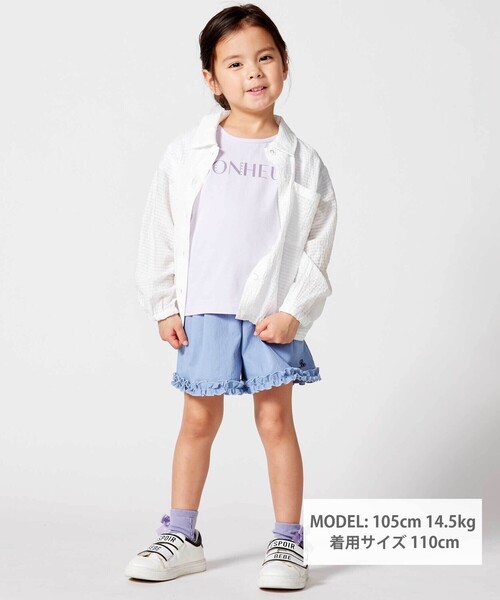 BeBe(ベベ)の「シアーチェックオーバーシャツ+ロゴ半袖Tシャツセット(100~160cm)(シャツ/ブラウス・キッズ・ブルー/ホワイト・130cm/150cm/140cm)」の4枚目の写真