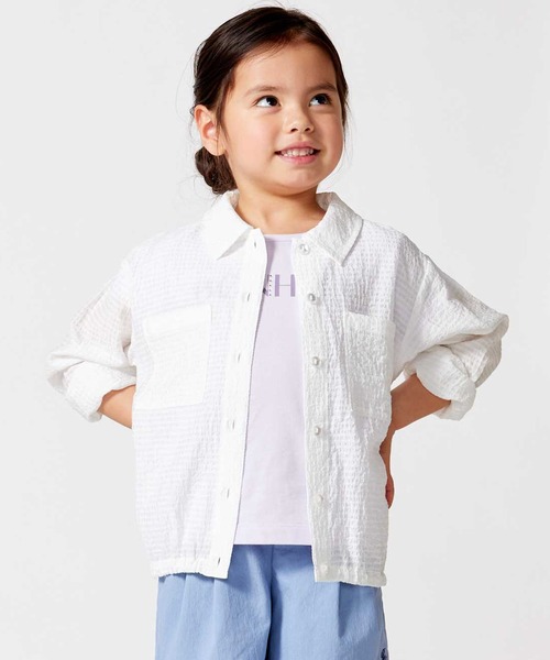 BeBe(ベベ)の「シアーチェックオーバーシャツ+ロゴ半袖Tシャツセット(100~160cm)(シャツ/ブラウス・キッズ・ブルー/ホワイト・130cm/150cm/140cm)」の1枚目の写真
