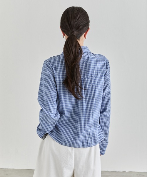 NUJOH(ヌゾ)の「Check Shirring Fit Shirt / チェックシャーリングフィットシャツ(シャツ/ブラウス・レディース・ブルー/アイボリー/チャコールグレー・FREE)」の14枚目の写真