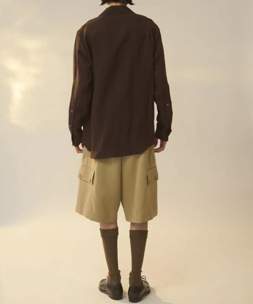 UJOH（ウジョー）の「【UJOH HOMME/ウジョー】Wide Set Open Collar Shirt（シャツ/ブラウス・メンズ・ブラック/ブラウン・5/4）」の3枚目の写真