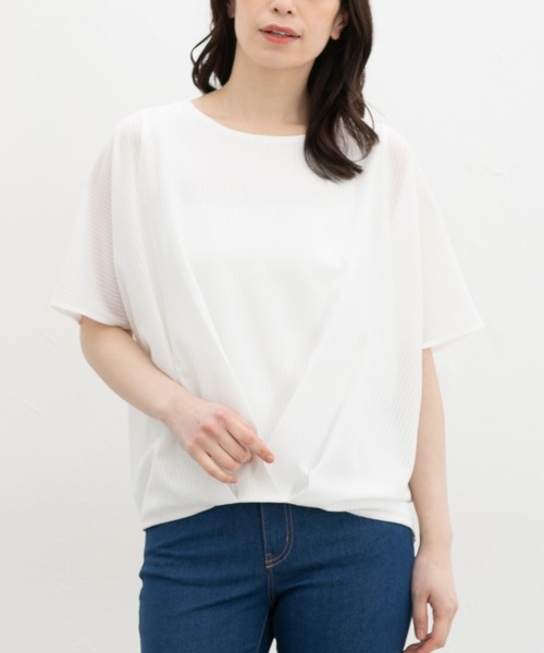 GLACIER(グラシア)の「【ハニさら・接触冷感】ひんやり裏地裾タックブラウス(シャツ/ブラウス・レディース・サックスブルー系1/ネイビー/ブルー/アイボリー/ホワイト×ブラック・L/LL/M)」の1枚目の写真