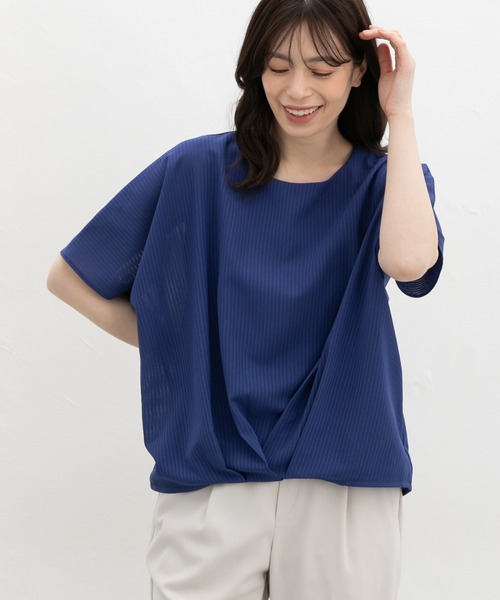 GLACIER(グラシア)の「【ハニさら・接触冷感】ひんやり裏地裾タックブラウス(シャツ/ブラウス・レディース・サックスブルー系1/ネイビー/ブルー/アイボリー/ホワイト×ブラック・L/LL/M)」の9枚目の写真