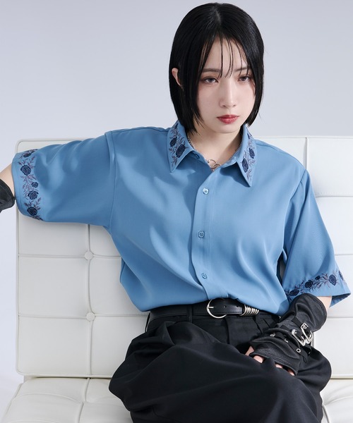 Ellno Loset(エルノロゼット)の「【機能性付き】ローズ刺繍トロミSSシャツ(シャツ/ブラウス・メンズ・ブルー/チャコール/オフホワイト/ブラック/ブラック系その他/ダークブラウン・LARGE/SMALL/MEDIUM)」の13枚目の写真