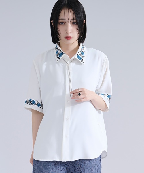 Ellno Loset(エルノロゼット)の「【機能性付き】ローズ刺繍トロミSSシャツ(シャツ/ブラウス・メンズ・ブルー/チャコール/オフホワイト/ブラック/ブラック系その他/ダークブラウン・LARGE/SMALL/MEDIUM)」の20枚目の写真