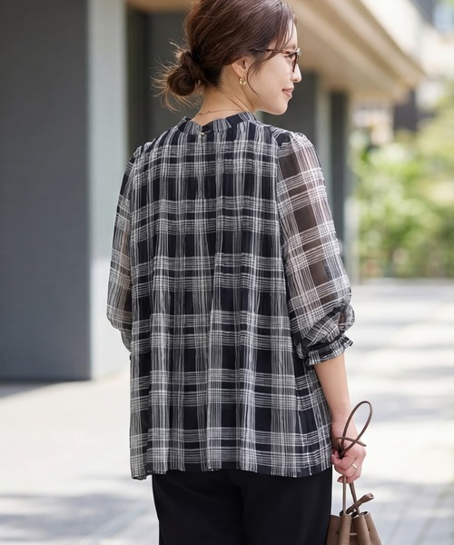 STYLE DELI（スタイルデリ）の「白黒チェック柄プリーツシフォンブラウス（シャツ/ブラウス・レディース・ブラックミックス・FREE）」の5枚目の写真