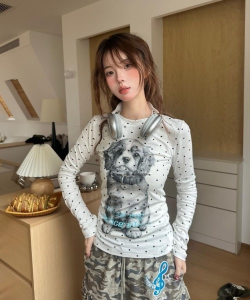 Ritzy(リッツィー)の「Y2K ドット×ドッグプリントロングTシャツ(Tシャツ/カットソー・レディース・グレー/ホワイト・M/L/S)」の3枚目の写真