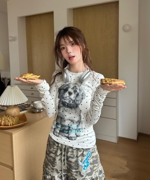 Ritzy(リッツィー)の「Y2K ドット×ドッグプリントロングTシャツ(Tシャツ/カットソー・レディース・グレー/ホワイト・M/L/S)」の11枚目の写真