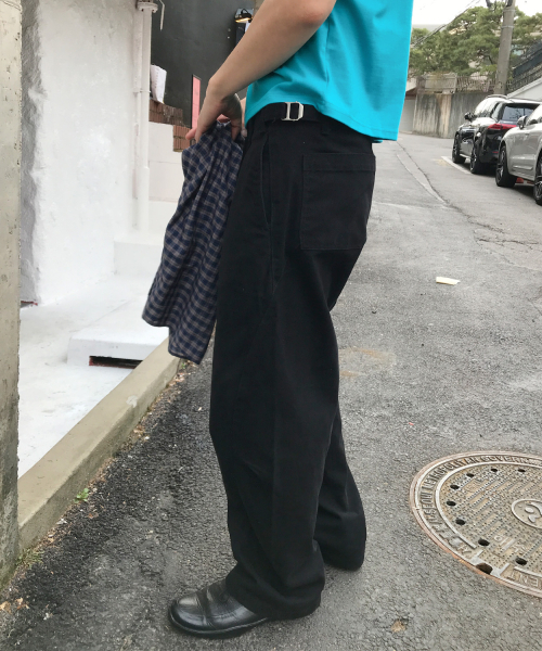 カーブドビジョウォッシングパンツ[ブラック]（デニムパンツ）｜LEIRE