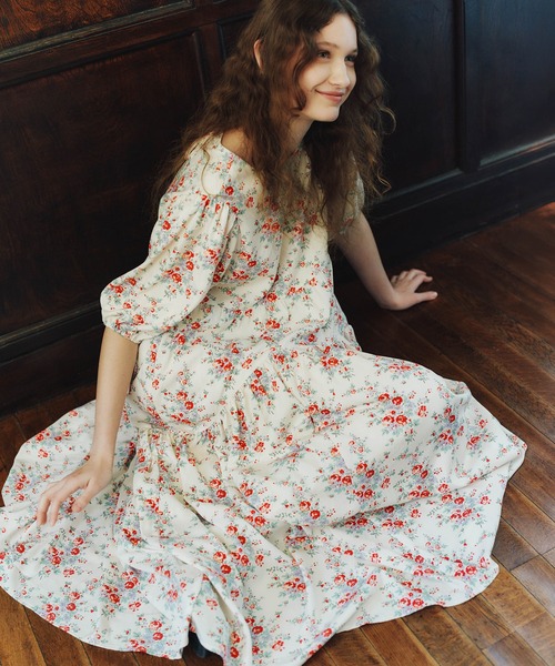 Cath Kidston(キャスキッドソン)の「パフスリーブ ティアードワンピース(ワンピース・レディース・サックスブルー/ブラック/アイボリー・FREE)」の1枚目の写真