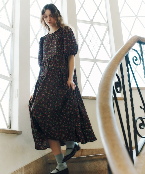 Cath Kidston(キャスキッドソン)の「パフスリーブ ティアードワンピース(ワンピース・レディース・サックスブルー/ブラック/アイボリー・FREE)」の2枚目の写真